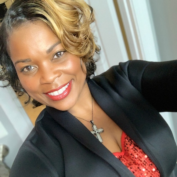 Meet your Posher, Anika - Picture 2 of 2